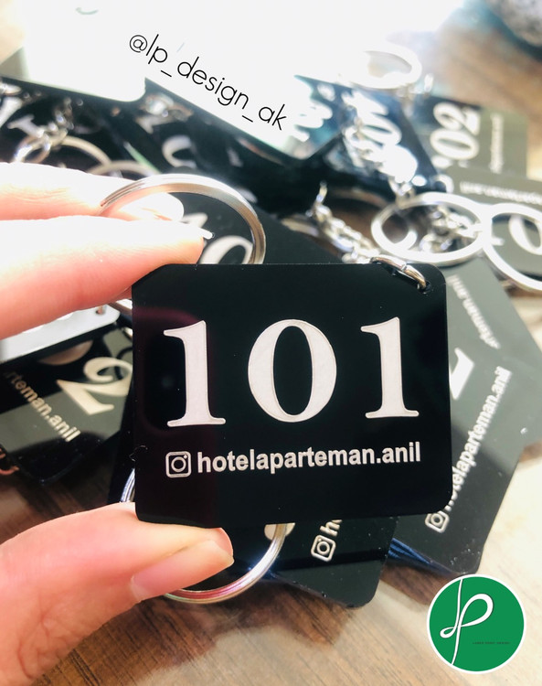 جاسوییچی پلکسی (سه میل) شماره واحد های هتل آپارتمان 4*3(یکرو حک)